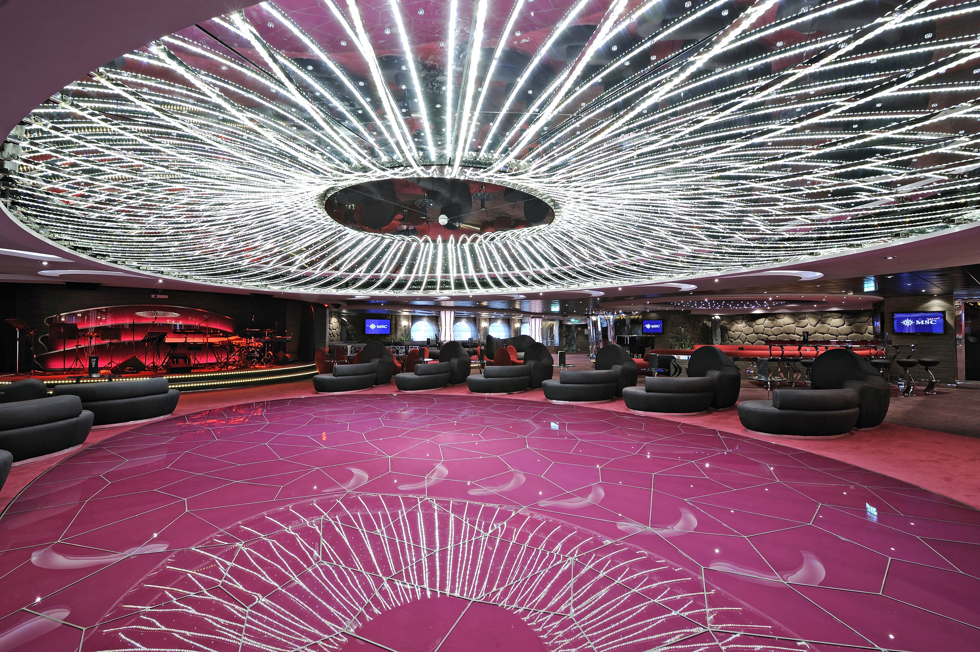 MSC Splendida - The Aft Lounge